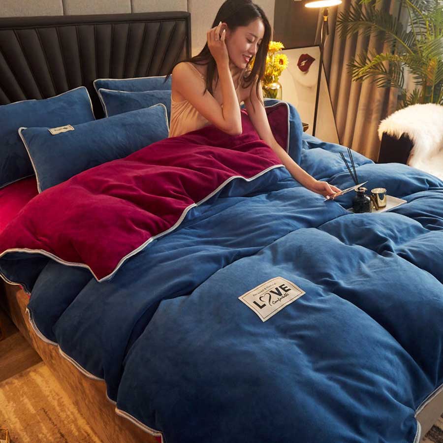 Modrý A Červený Sametový Povlak Na Peřinu