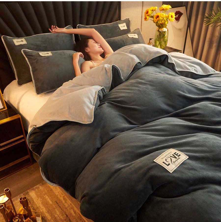 Tmavě Šedý Sametový Povlak Na Peřinu