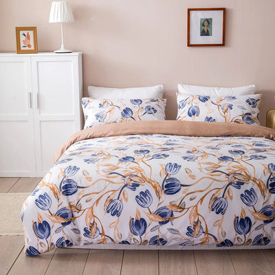 Bílý Povlak Na Přikrývku S Modrými A Hnědými Květy