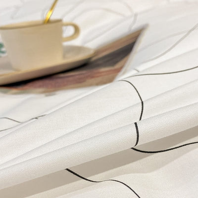 Bílý Povlak Na Přikrývku S Černým Okrajem