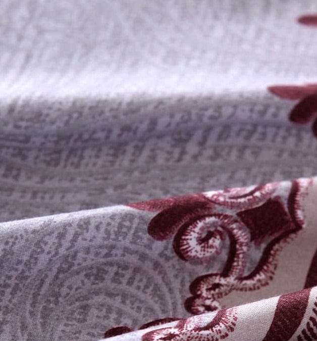 Bílý A Červený Povlak Na Přikrývku